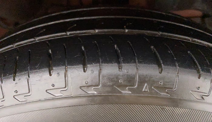 2015 Honda Jazz 1.2 V MT, Petrol, Manual, 49,463 km, Right Front Tyre Tread