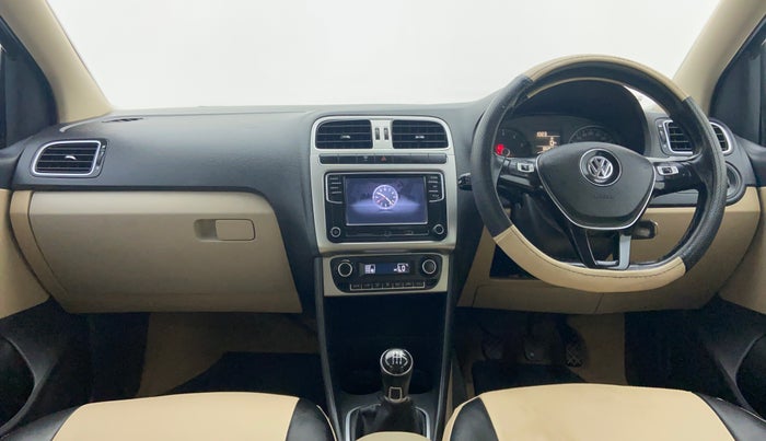 2018 Volkswagen Ameo HIGHLINE PLUS 1.0, Petrol, Manual, 65,371 km, Dashboard