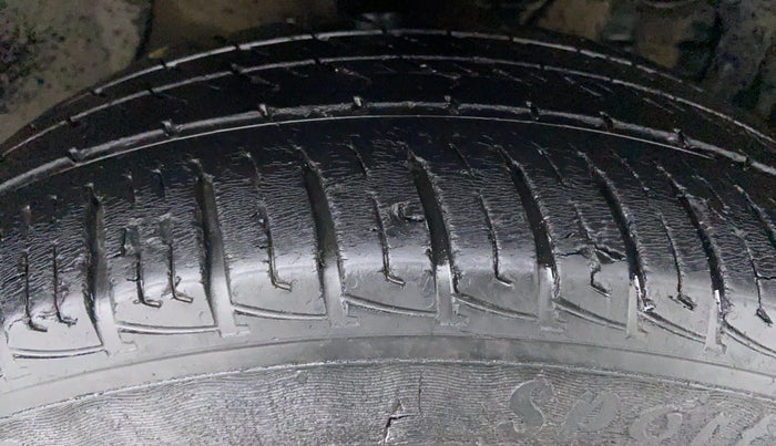 2017 Maruti Vitara Brezza VDI, Diesel, Manual, 43,032 km, Right Front Tyre Tread