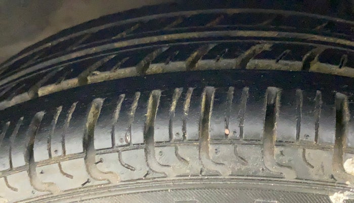 2010 Maruti Alto K10 VXI, Petrol, Manual, 60,477 km, Left Front Tyre Tread