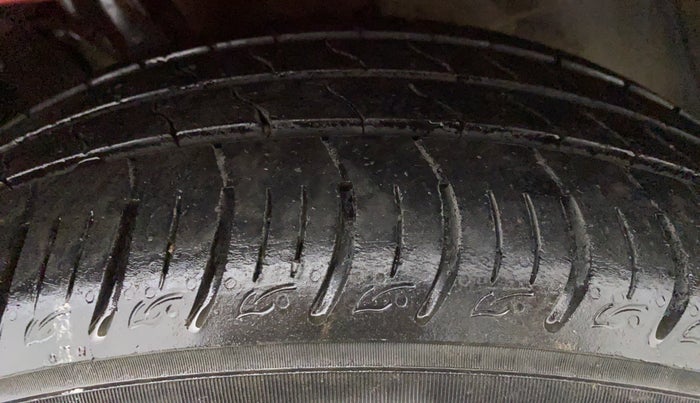 2020 Tata ALTROZ XZ 1.2, Petrol, Manual, 34,745 km, Left Front Tyre Tread