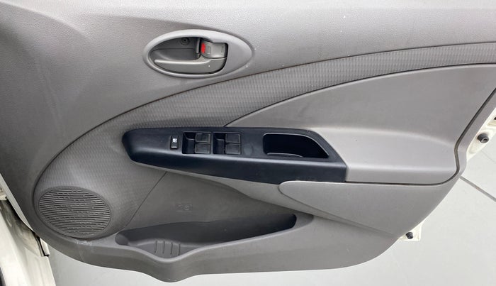 2011 Toyota Etios G, Petrol, Manual, 77,775 km, Driver Side Door Panels Control