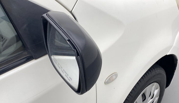 2011 Toyota Etios G, Petrol, Manual, 77,775 km, Right rear-view mirror - Cover has minor damage
