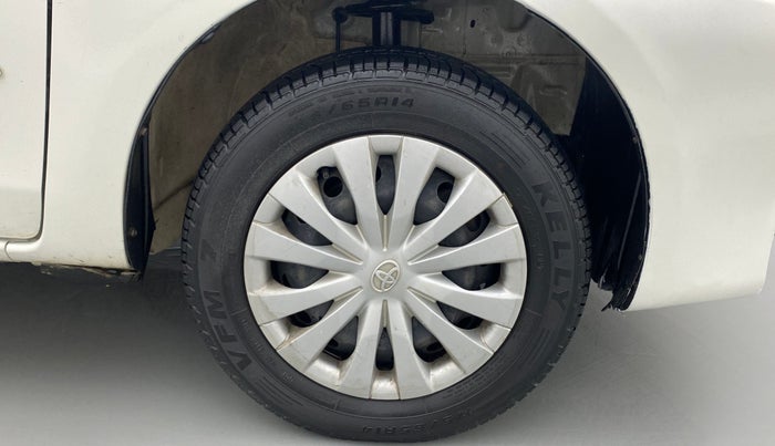 2011 Toyota Etios G, Petrol, Manual, 77,775 km, Right Front Wheel