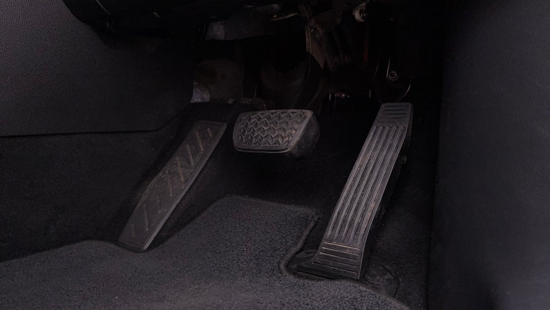 2022 Toyota Kluger Gx Hybrid AWD, Automatic, 96751 km, Pedals and Footmat