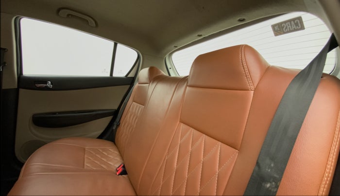 2013 Hyundai i20 MAGNA (O) 1.2, Petrol, Manual, 89,318 km, Right Side Rear Door Cabin