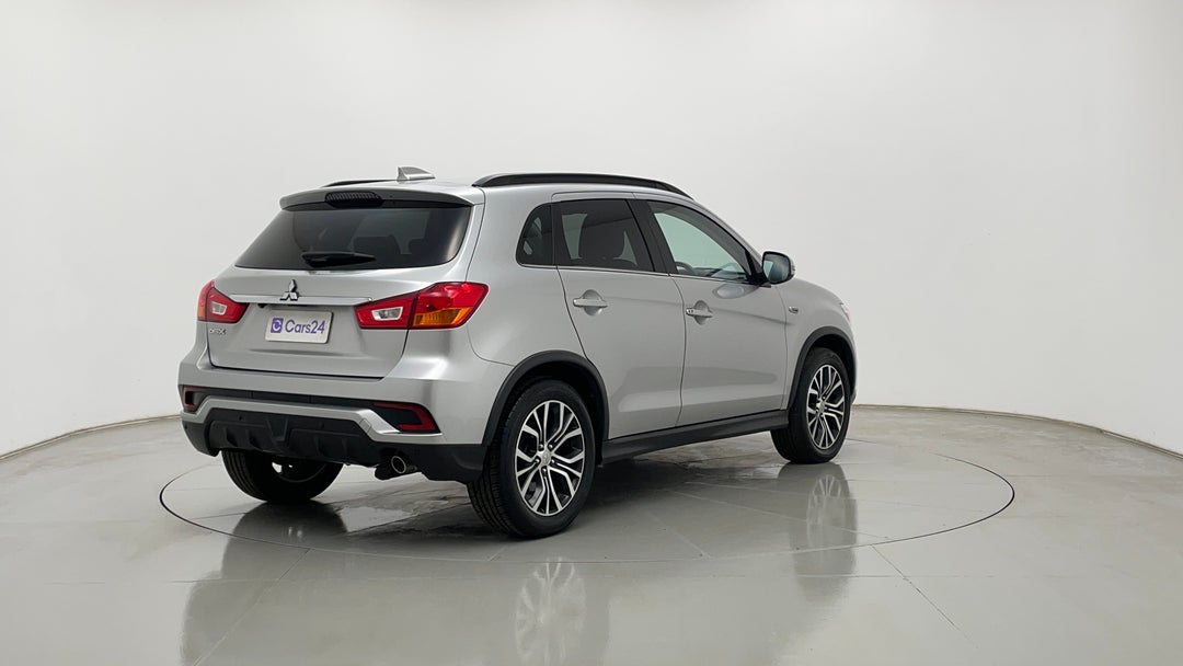 Right Back Diagonal (45- Degree) View