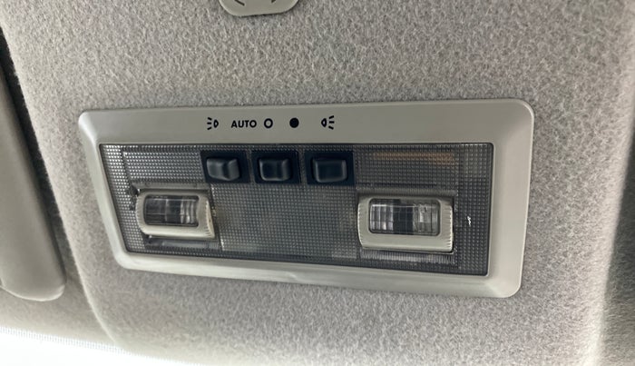 2016 Mahindra TUV300 T8, Diesel, Manual, 76,446 km, Ceiling - Roof light/s not working