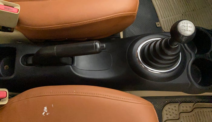 2013 Honda Amaze 1.5L I-DTEC VX, Diesel, Manual, 1,06,522 km, Gear Lever
