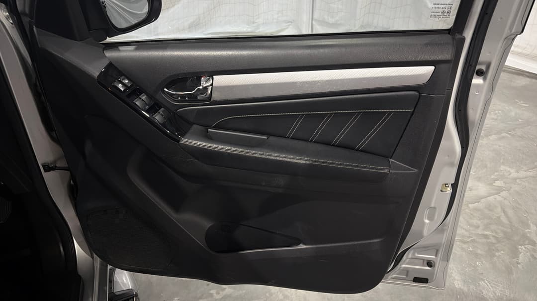 2017 Isuzu MU-X Ls-t (4x4), Automatic, 122929 km, Speaker View