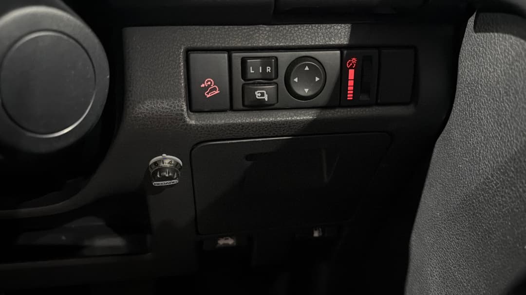 2017 Isuzu MU-X Ls-t (4x4), Automatic, 122929 km, Utility Switches/Buttons