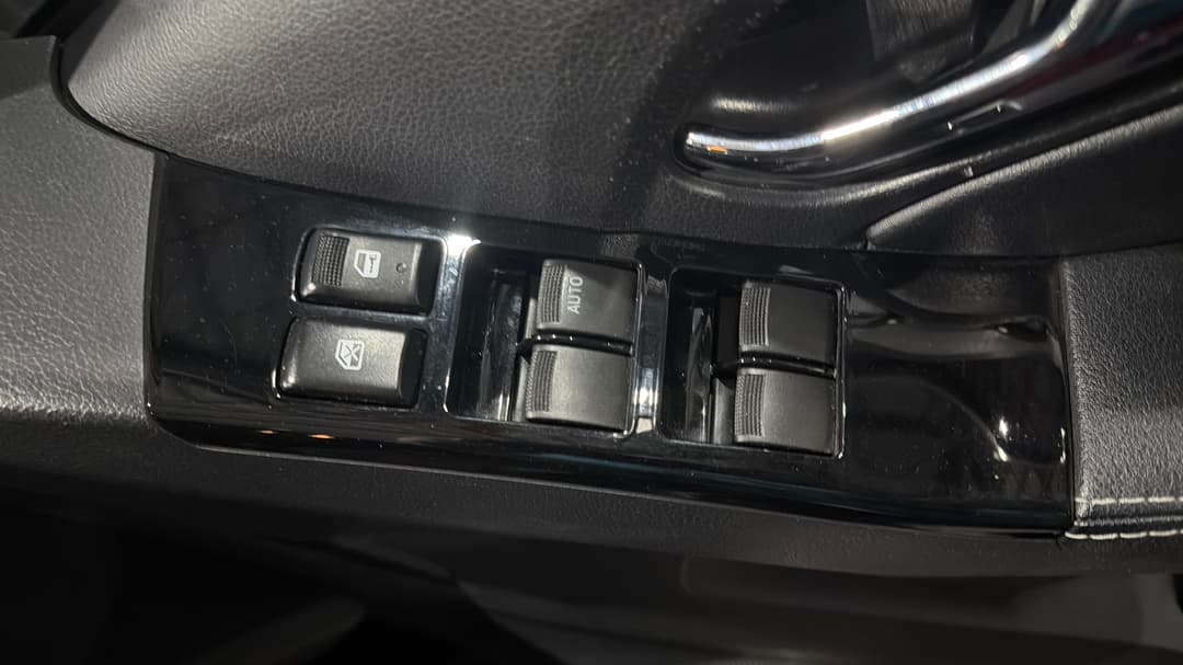 2017 Isuzu MU-X Ls-t (4x4), Automatic, 122929 km, Drivers Side Door Panel Controls