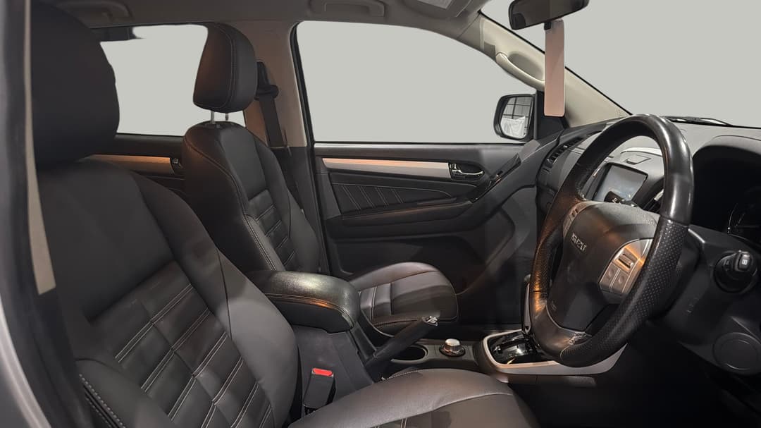 2017 Isuzu MU-X Ls-t (4x4), Automatic, 122929 km, Right Side Front Door Cabin View