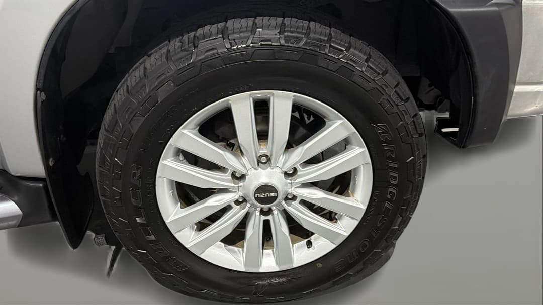 2017 Isuzu MU-X Ls-t (4x4), Automatic, 122929 km, Right Front Wheel