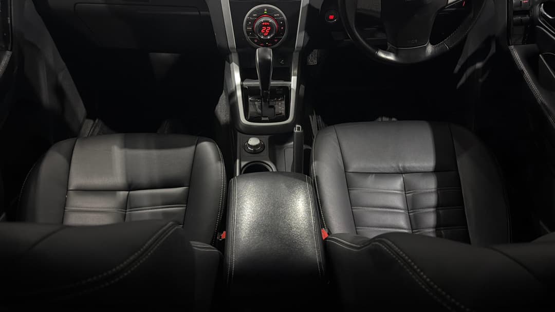2017 Isuzu MU-X Ls-t (4x4), Automatic, 122929 km, Center Console