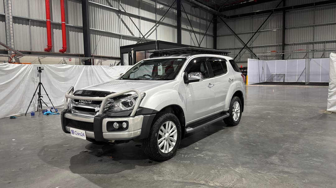 2017 Isuzu MU-X Ls-t (4x4), Automatic, 122929 km, Left Front Diagonal (45- Degree) View
