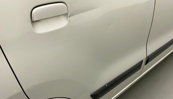 2015 Maruti Wagon R 1.0 VXI, Petrol, Manual, 48,555 km, Right rear door - Minor scratches