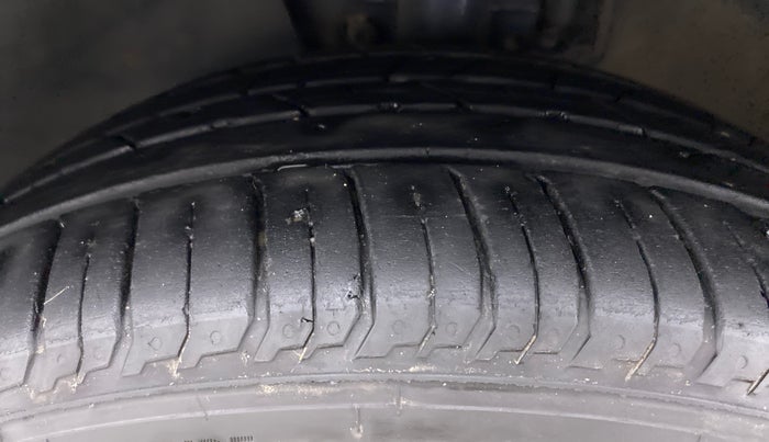 2019 Volkswagen Polo HIGHLINE 1.0 PETROL, Petrol, Manual, 63,299 km, Left Front Tyre Tread