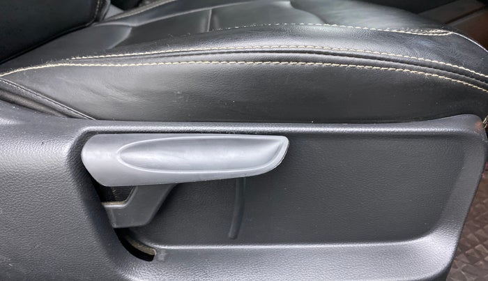 2019 Volkswagen Polo HIGHLINE 1.0 PETROL, Petrol, Manual, 63,299 km, Driver Side Adjustment Panel