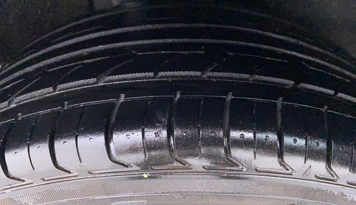 2017 Maruti Baleno ALPHA 1.2 K12, Petrol, Manual, 69,867 km, Right Rear Tyre Tread