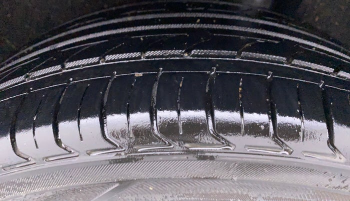 2017 Maruti Baleno ALPHA 1.2 K12, Petrol, Manual, 69,867 km, Left Rear Tyre Tread
