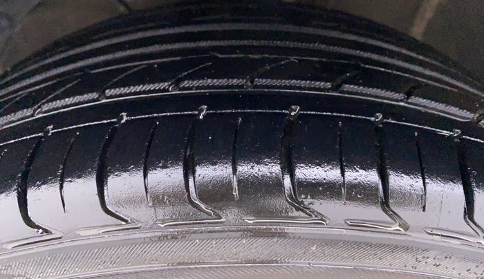 2017 Maruti Baleno ALPHA 1.2 K12, Petrol, Manual, 69,867 km, Left Front Tyre Tread