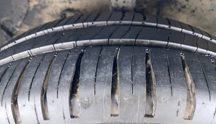 2015 Hyundai Xcent S 1.2 OPT, Petrol, Manual, 64,816 km, Left Front Tyre Tread