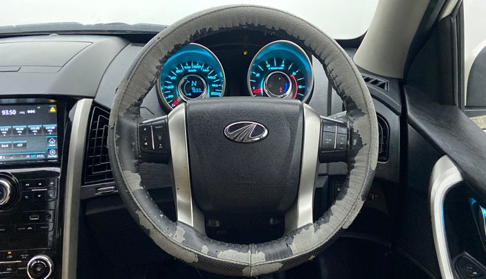 2019 Mahindra XUV500 W9, Diesel, Manual, 7,733 km, Steering Wheel Close Up