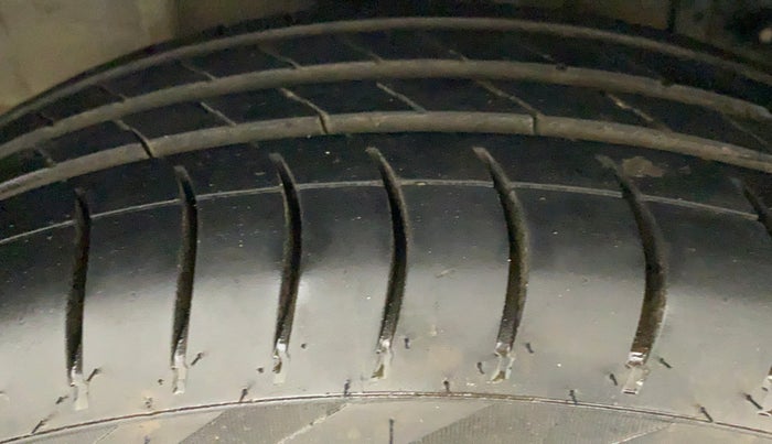 2018 Tata TIGOR XTA PETROL, CNG, Automatic, 83,506 km, Right Rear Tyre Tread