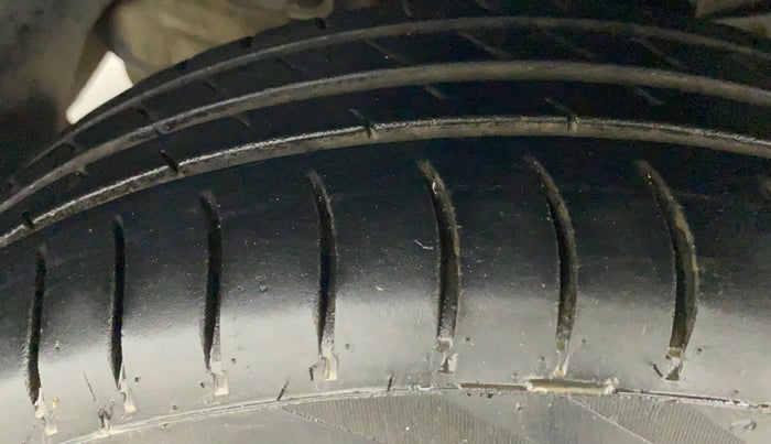 2018 Tata TIGOR XTA PETROL, CNG, Automatic, 83,506 km, Left Front Tyre Tread