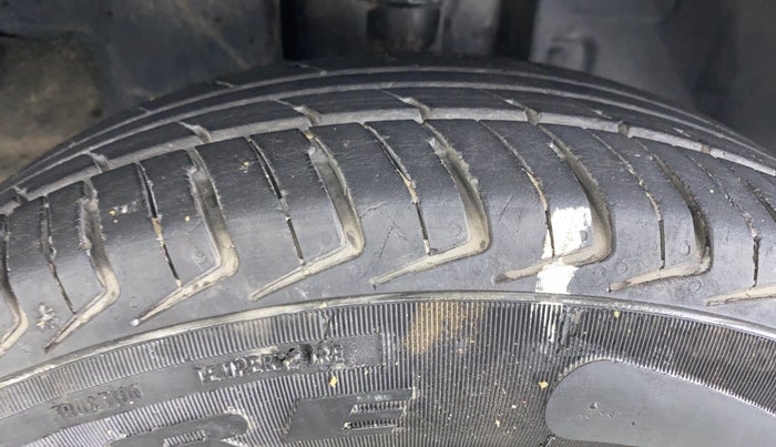 2019 Datsun Redi Go A, Petrol, Manual, 27,411 km, Right Front Tyre Tread