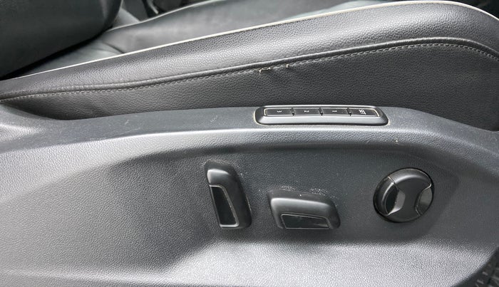 2018 Volkswagen TIGUAN HIGHLINE A/T, Diesel, Automatic, 92,569 km, Driver Side Adjustment Panel