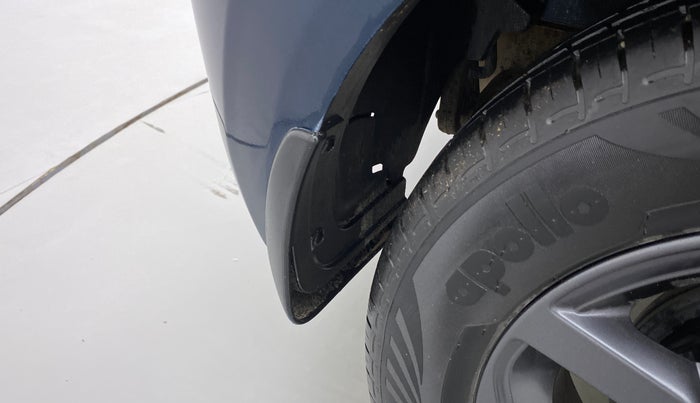 2021 Hyundai GRAND I10 NIOS SPORTZ 1.2 KAPPA VTVT, Petrol, Manual, 23,756 km, Right quarter panel - Lining has minor damage