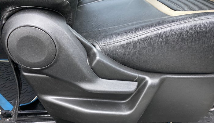 2020 Maruti New Wagon-R VXI 1.0, Petrol, Manual, 22,063 km, Driver Side Adjustment Panel