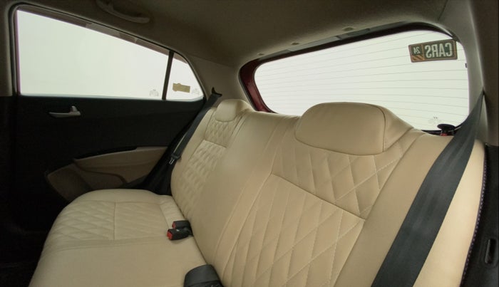 2015 Hyundai Grand i10 SPORTZ 1.2 KAPPA VTVT, Petrol, Manual, 36,916 km, Right Side Rear Door Cabin