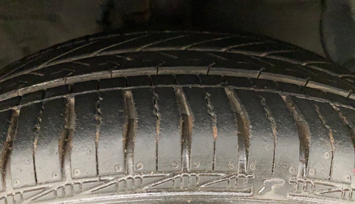 2015 Hyundai Grand i10 SPORTZ 1.2 KAPPA VTVT, Petrol, Manual, 36,916 km, Right Front Tyre Tread