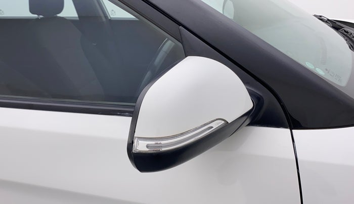 2016 Hyundai Creta SX PLUS AT 1.6 PETROL, Petrol, Automatic, 31,500 km, Right rear-view mirror - Slight misalignment