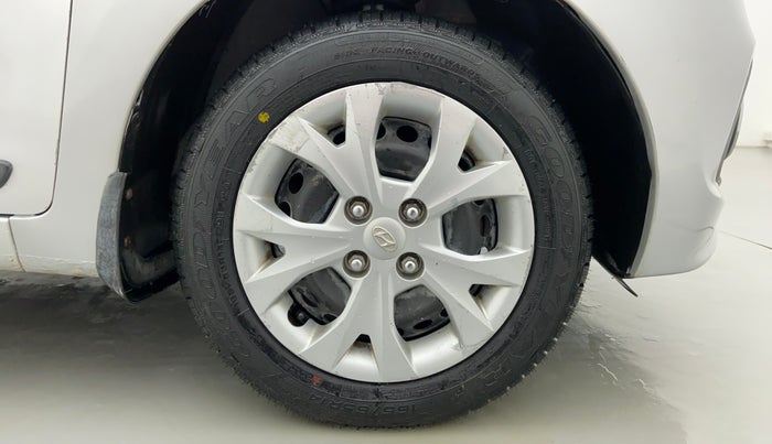2013 Hyundai Grand i10 SPORTZ 1.2 KAPPA VTVT, Petrol, Manual, 22,103 km, Right Front Wheel