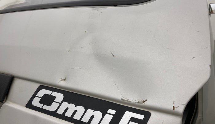 2014 Maruti OMNI E 8 STR, Petrol, Manual, 27,323 km, Dicky (Boot door) - Minor scratches