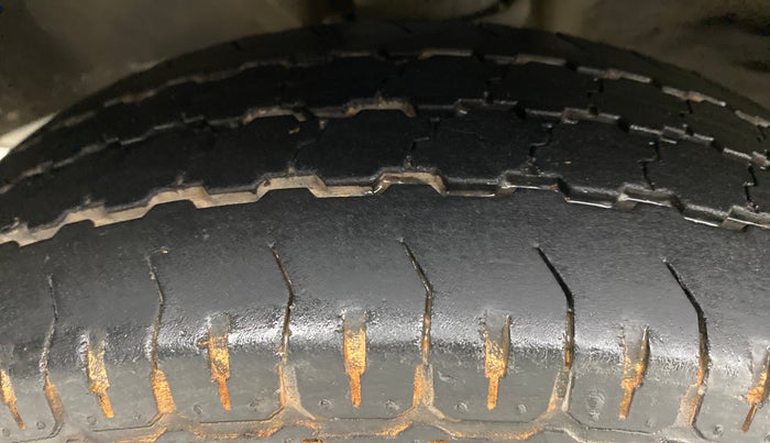 2014 Maruti OMNI E 8 STR, Petrol, Manual, 27,323 km, Left Front Tyre Tread