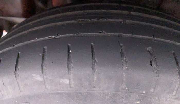 2018 Maruti Swift ZDI +, Diesel, Manual, 56,434 km, Right Rear Tyre Tread