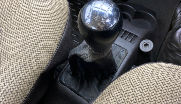 2012 Hyundai Santro Xing GLS PLUS AUDIO, Petrol, Manual, 71,036 km, Gear lever - Boot cover slightly torn
