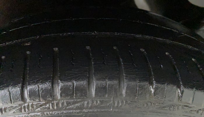 2013 Honda Amaze 1.2 SMT I VTEC, Petrol, Manual, 51,059 km, Left Rear Tyre Tread