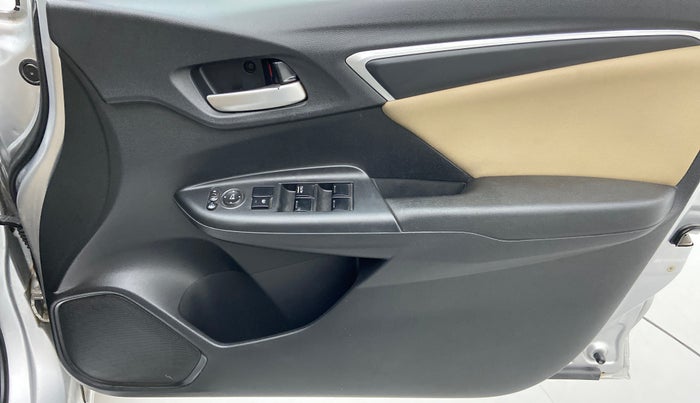 2017 Honda Jazz 1.2 V AT, Petrol, Automatic, 23,978 km, Driver Side Door Panels Control