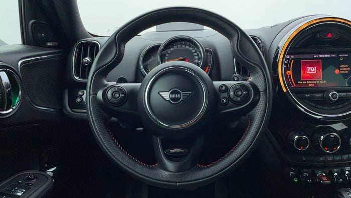 Mini Countryman-Steering Wheel Close-up