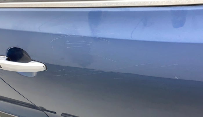 2017 Maruti Baleno ALPHA DIESEL 1.3, Diesel, Manual, 1,23,580 km, Driver-side door - Minor scratches