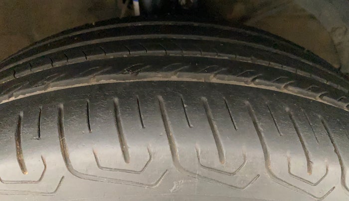 2017 Maruti Baleno ALPHA DIESEL 1.3, Diesel, Manual, 1,23,580 km, Right Front Tyre Tread