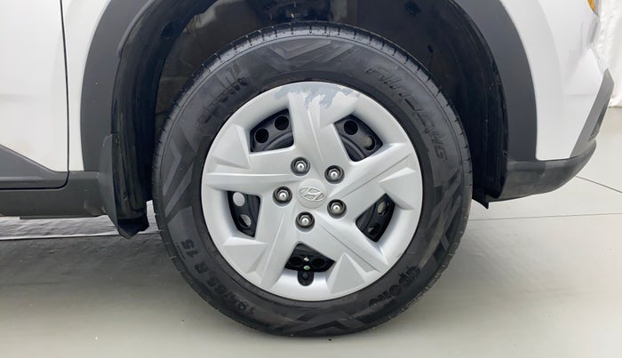 2021 Hyundai VENUE S MT 1.2 KAPPA, Petrol, Manual, 5,815 km, Right Front Tyre