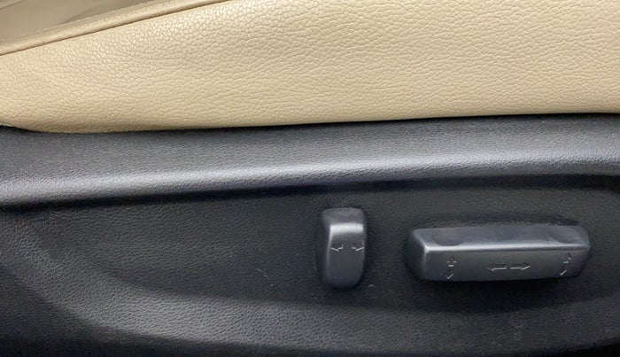2019 Honda Civic 1.6L I-DTEC VX MT, Diesel, Manual, 95,065 km, Driver Side Adjustment Panel