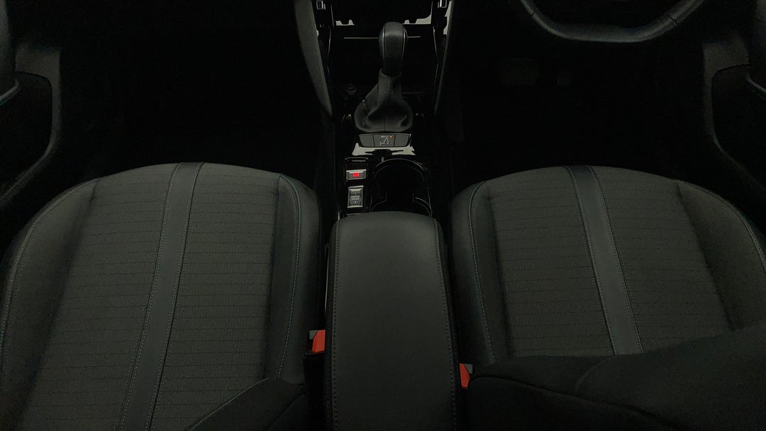 2021 Peugeot 2008 Allure, Automatic, 42075 km, Center Console